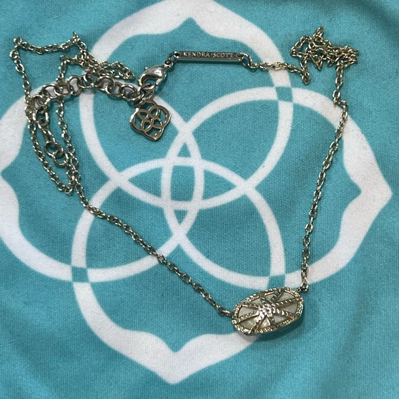 Elisa Gold Pendant Necklace in Ivory Mother-of-Pearl - Picture 6 of 6